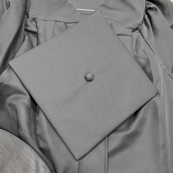 Womens graduates Gap and Gown - Picture 4 of 7